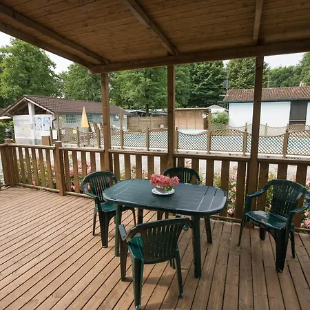 Smeraldo אתר קמפינג דורמלטו